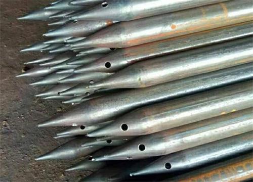 金湾隧道钢花管现货