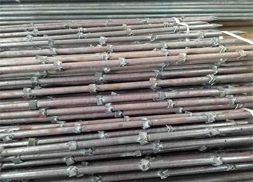 金湾隧道钢花管